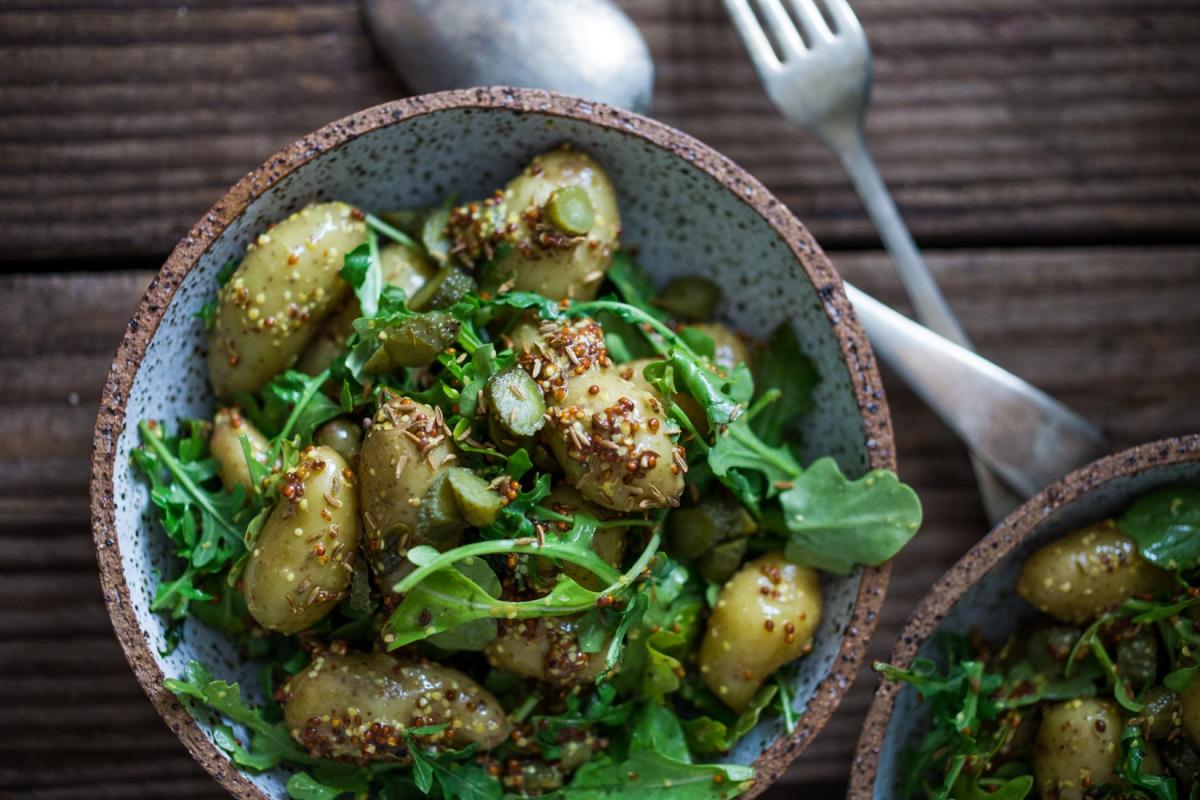 Источник: www.feastingathome.com/warm-potato-salad-wi Источник: www.feastingathome.com/warm-potato-salad-wi