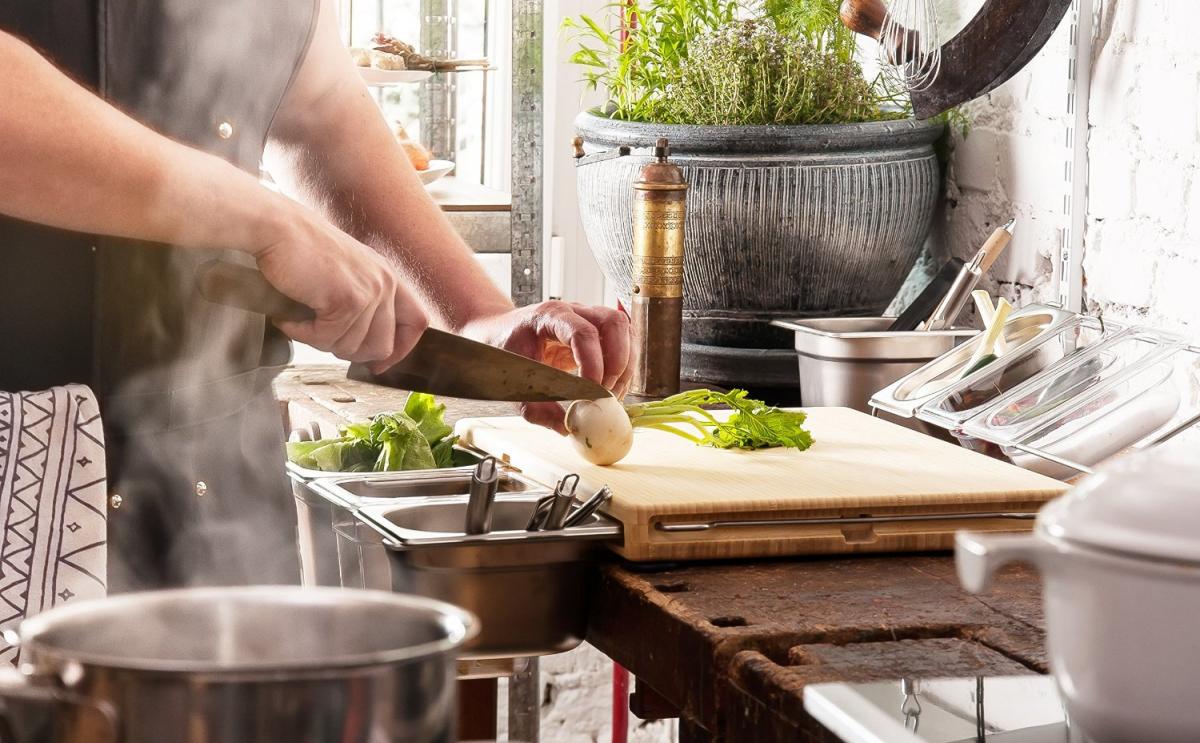 Источник: kitchenagents.de/schneidebrett-mit-auffangschale-f Источник: kitchenagents.de/schneidebrett-mit-auffangschale-f