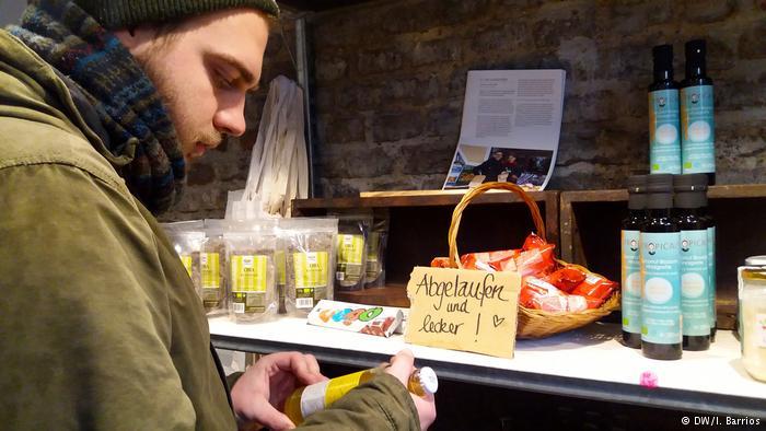 Источник: www.dw.com/en/first-german-supermarket-sells-waste Источник: www.dw.com/en/first-german-supermarket-sells-waste