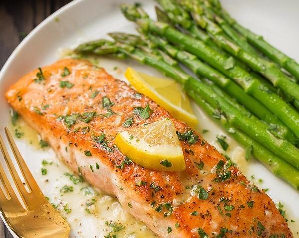 Источник: www.cookingclassy.com/skillet-seared-salmon-with-g Источник: www.cookingclassy.com/skillet-seared-salmon-with-g