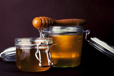 Raw Honey: What it Means and How it Differs from Store-bought