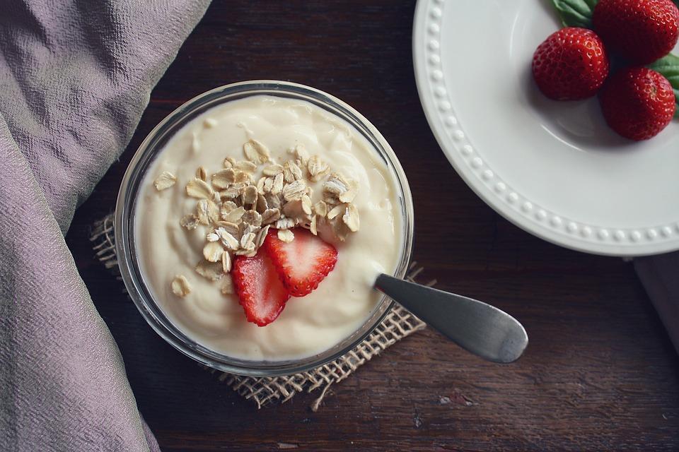 Source: pixabay.com/photos/yogurt-fruit-vanilla-strawberri
