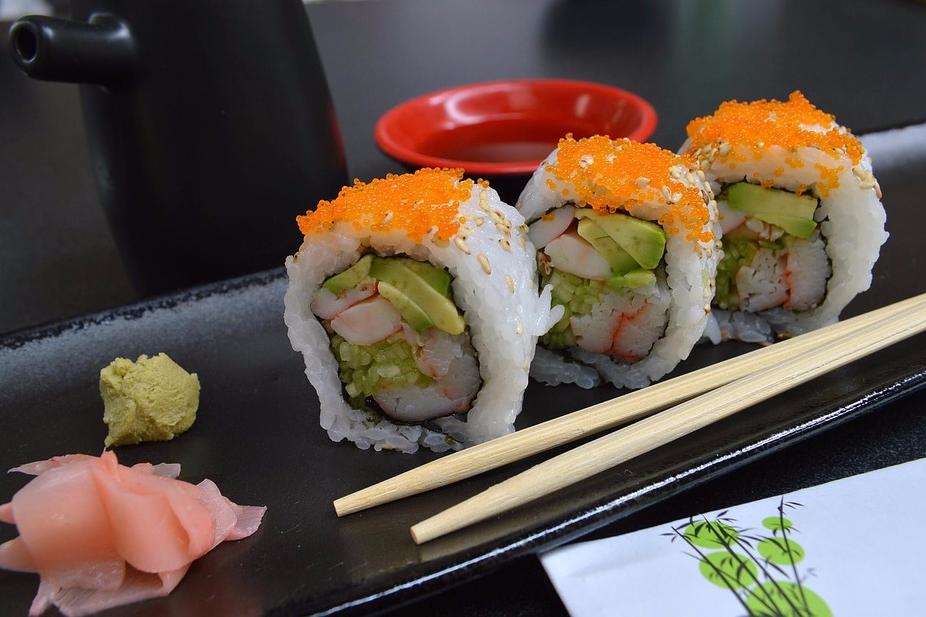 Источник: pixabay.com/photos/sushi-sticks-japanese-food-rice
