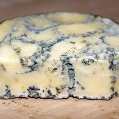 Сыр домашний (типа "Рокфор") с голубой плесенью