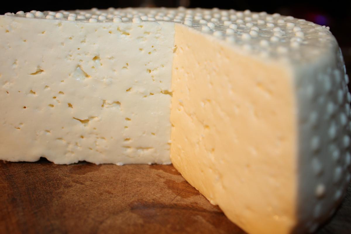 Сыр домашний из коровьего молока