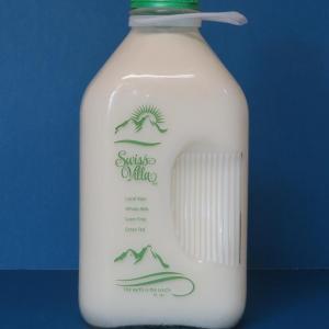Swiss Villa Raw Cow Milk Glass Bottle 1/2 Gallon