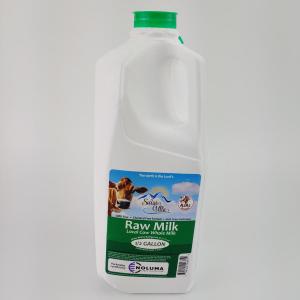 Swiss Villa Raw Cow Milk 1/2 Gallon in Plastic Jug